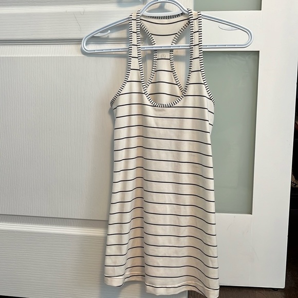 Women’s lululemon tank. - Picture 1 of 2